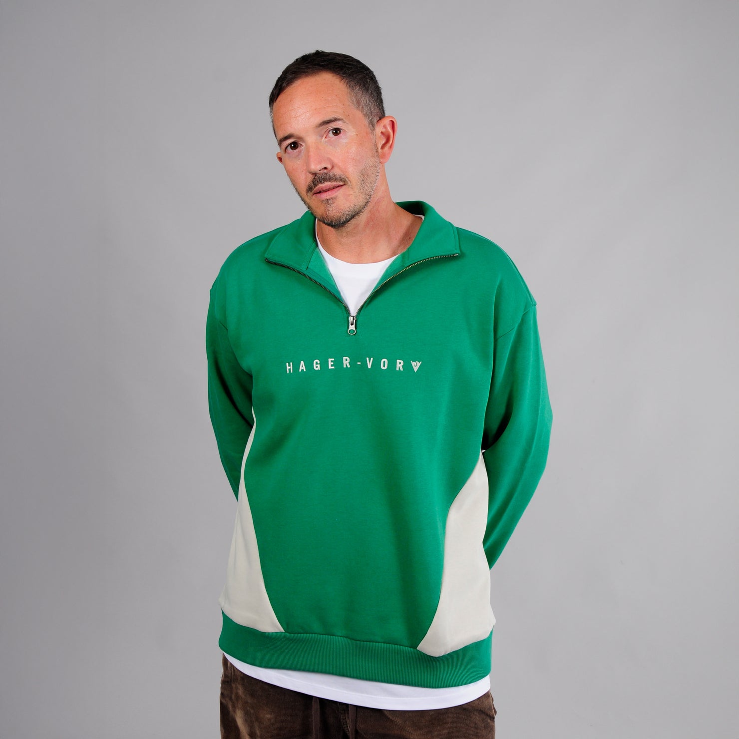 Classic Embroidered Panel 1/4 Zip Sweatshirt